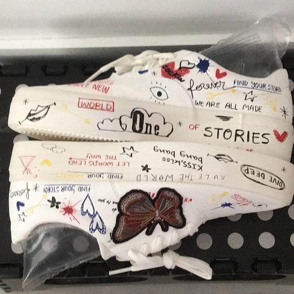 🆕 No Tags ZARA Graffiti Butterfly Lace Up Sneaker - Picture 7 of 12